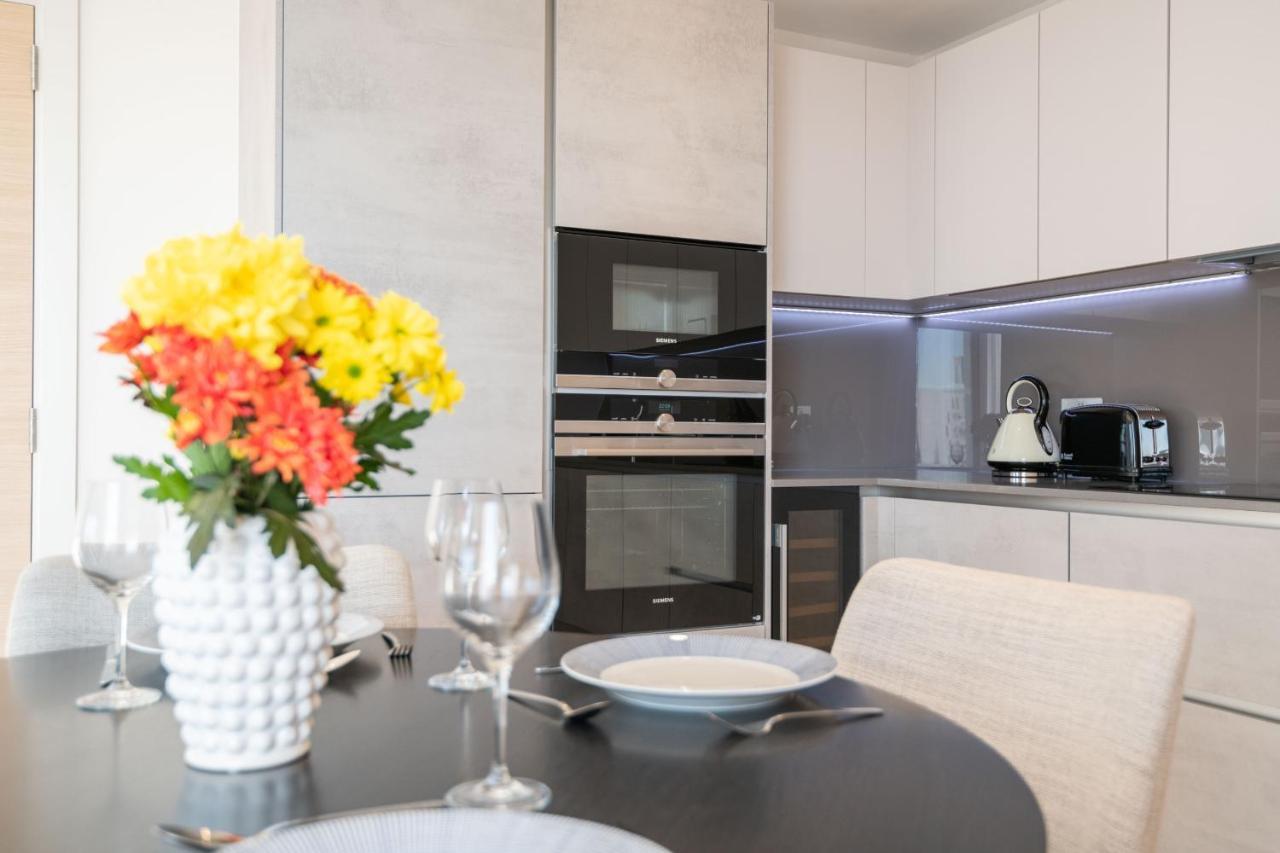 Modern Family Home Close To Victoria Station By Underthedoormat ลอนดอน ภายนอก รูปภาพ