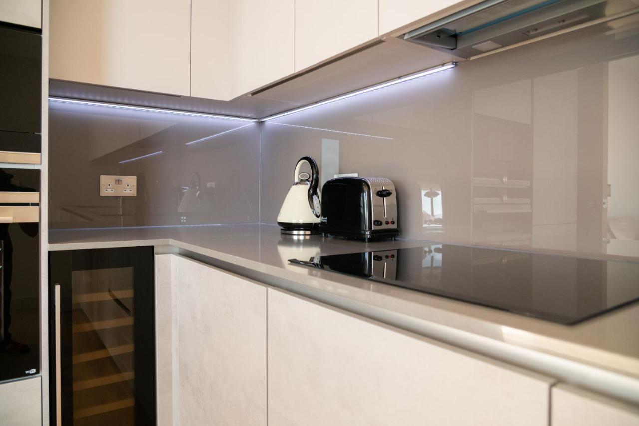 Modern Family Home Close To Victoria Station By Underthedoormat ลอนดอน ภายนอก รูปภาพ